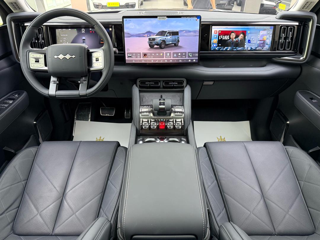 Car image 10