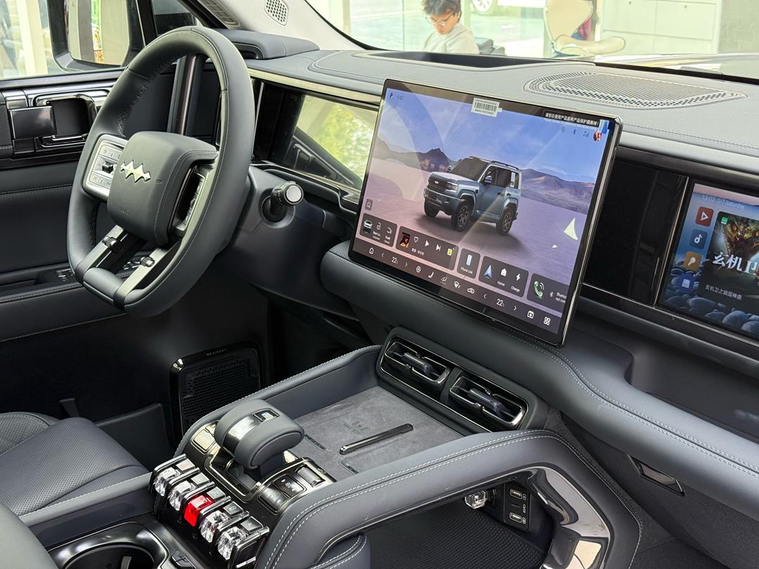 Car image 11
