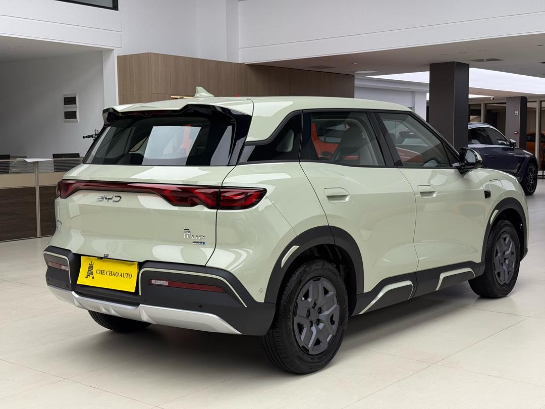 Car image 7