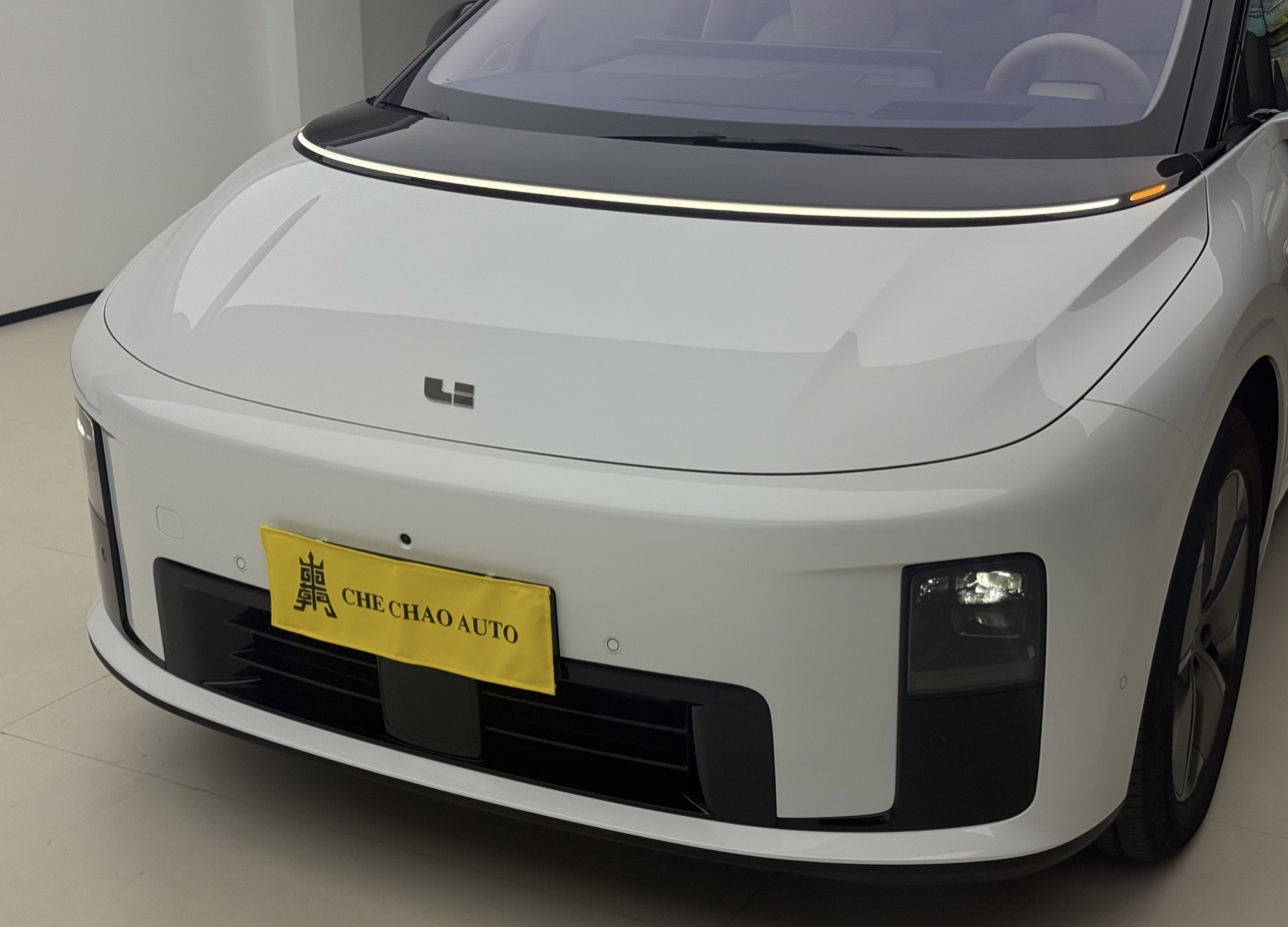 Car image 3