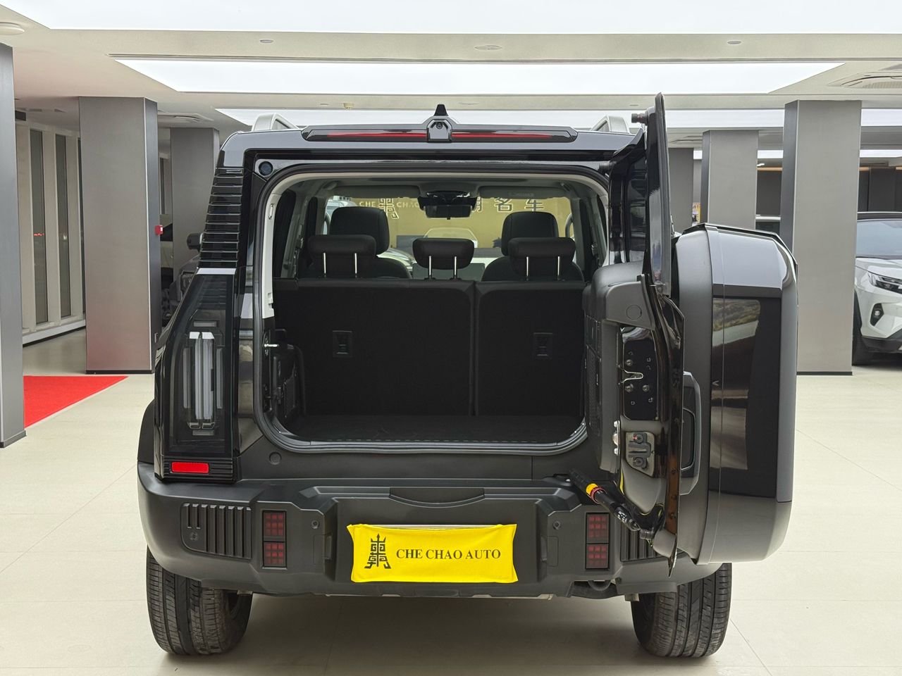 Car image 9